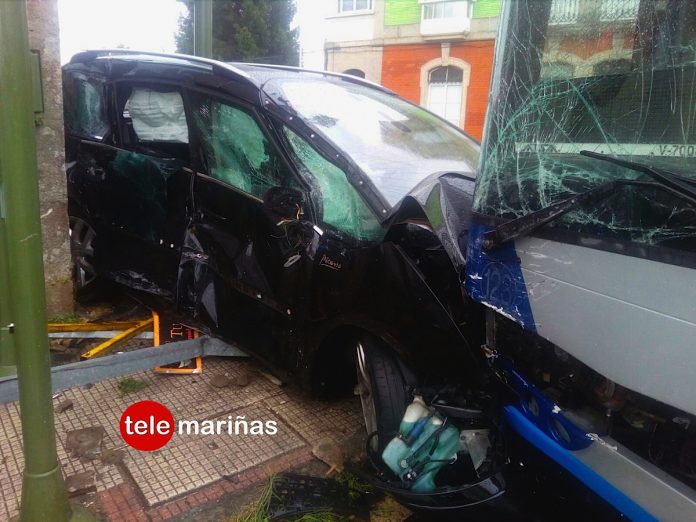 accidente_autobus_goian1 Un herido tras el choque entre un autobús y un coche en Goián