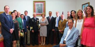 Baiona homenajea al Almirante Rafael Lorenzo Montero con la entrega de la Carabela de Oro