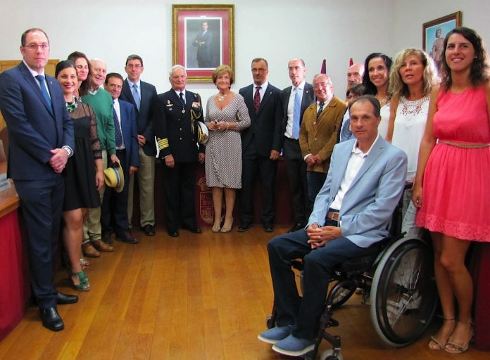 almirante_rafael_lorenzo Baiona homenajea al Almirante Rafael Lorenzo Montero con la entrega de la Carabela de Oro