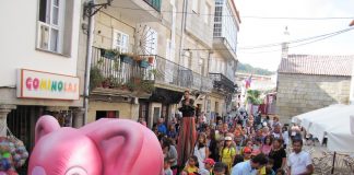 Las calles de Baiona se llenan de fiesta por el Día del Turista