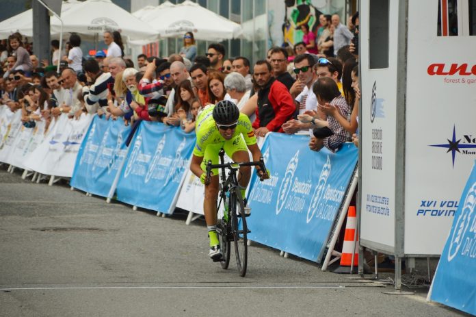 Nanclares lidera al Club Ciclista Rías Baixas en la Vuelta a la Isla de Tenerife