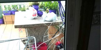 Roban en su casa de A Ramallosa mientras un miembro de la familia dormía en su interior