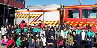 Alumnos del colegio As Carmelitas de A Guarda visitan el parque de Bomberos de O Baixo Miño