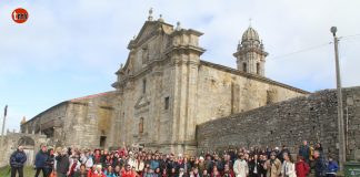 150 peregrinos portugueses llegan a Oia para recorrer el Camino de Santiago de la Costa