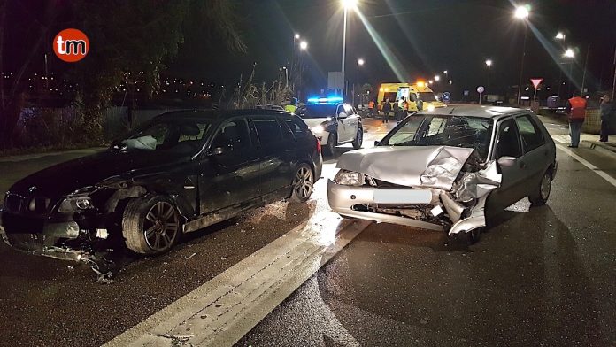 accidente_choque_frontal_sabaris Dos heridos al colisionar frontalmente dos vehículos en Sabarís