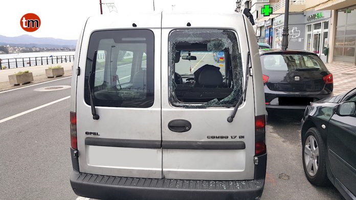 Herido un ciclista tras chocar contra un coche parado en un paso de peatones en Baiona