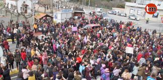 Las mujeres de O Val Miñor salen a la calle por la igualdad