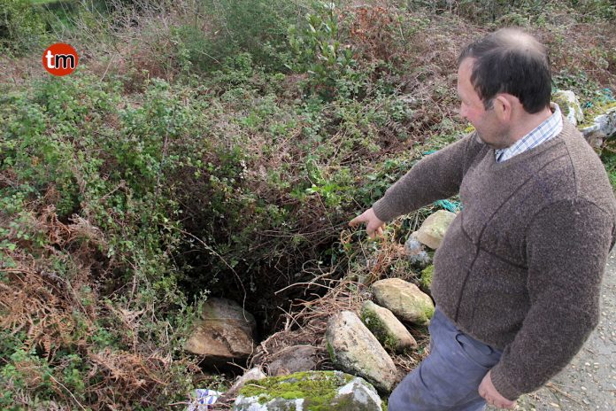 Rescatado un vecino de Baíña tras caerle una piedra en una pierna