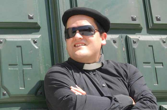 humorista_padre_merino Monólogo del “Padre Merino” en Tebra