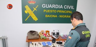 Detienen en Baiona al presunto autor de una treintena de robos en vehículos estacionados en garajes