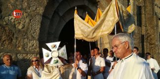 Ofrenda al mar y a la Virgen del Carmen en Panxón