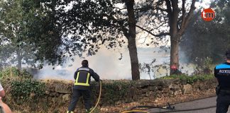El GES sofoca un pequeño incendio en una finca de Santa Cristina de A Ramallosa