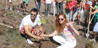 María Castro celebra el día previo a su boda con una plantación de Carballos en la Virgen de la Roca