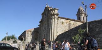 Tele 5 elige Oia para grabar un capítulo de su serie “Vivir sin Permiso”
