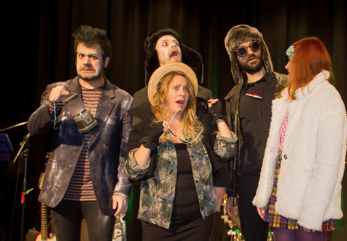 O programa Falaredes acerca a Tui a obra de teatro “A casa do terror”