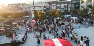 Centos de persoas pasaron polo VI Biomercado de Tomiño