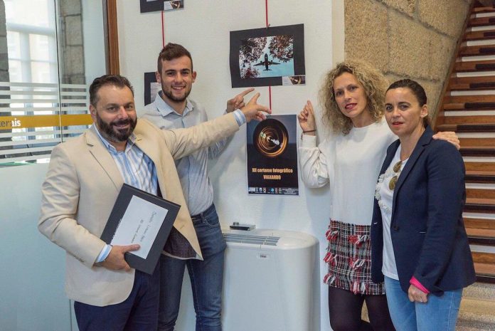 O tomiñés, Sergio Lorenzo Ares, recibe o galardón do Certamen Viaxando