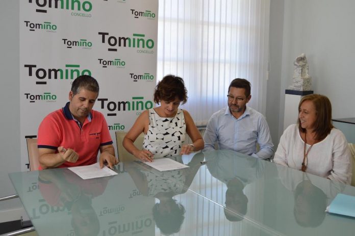 convenio_adeto O Concello de Tomiño investe na profesionalización do Centro Comercial Aberto