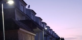 Baiona dota de iluminación LED la zona de la urbanización “O Bosque”