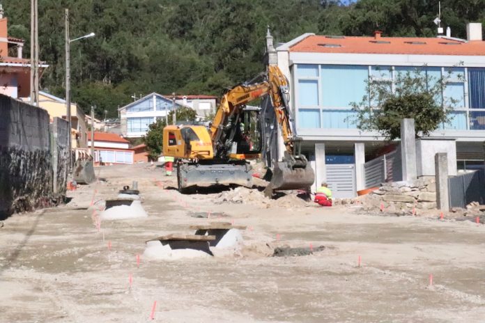 Continúan a buen ritmo las obras de la Subida a San Amaro en Camposancos