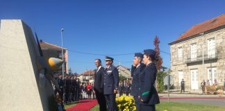 El Teniente General del Ejército del Aire, D. Ignacio Martínez Eiroa, recibe en Baiona el Galardón “Santos Peralba”.
