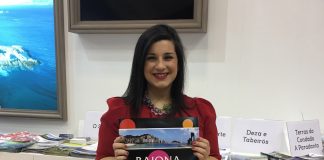 Dimite Beatriz González, Concejala de Turismo del Concello de Baiona