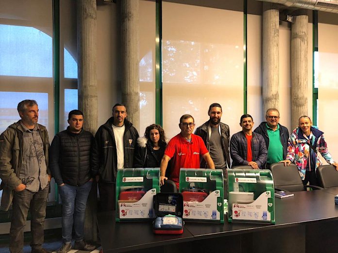 Dotan de desfibriladores a las instalaciones deportivas de Nigrán
