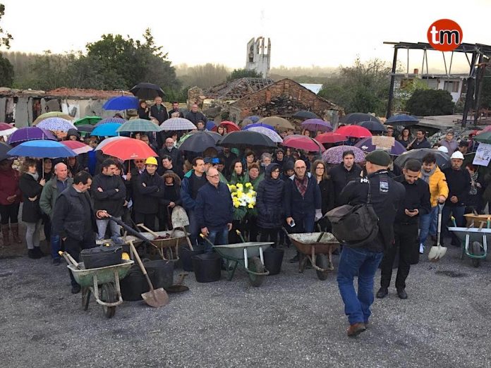 manifesta_paramos El “Viernes negro” de los vecinos de Paramos