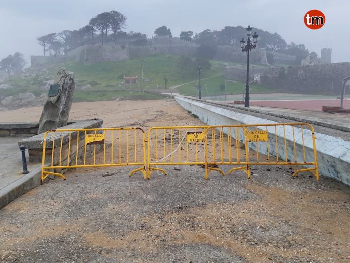 Olas de casi siete metros en Cabo Silleiro obligan a cerrar la Playa Concheira en Baiona