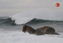 La Xunta activa para mañana la alerta naranja por temporal costero Olas de casi siete metros en Cabo Silleiro obligan a cerrar la Playa Concheira en Baiona