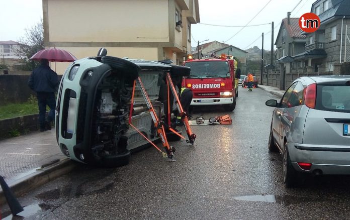 accidente_coche_volcado_viejo_guarda Excarcelan a un septuagenario tras volcar con su coche en A Guarda