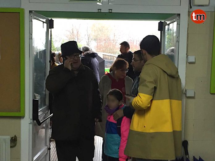 desalojo_colegio_tui Evacuan un colegio de Tui por inundación