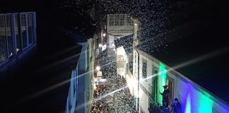 Más de 2.000 personas celebran en Baiona el fin de año adelantado
