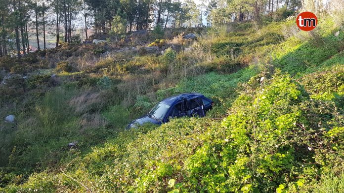 joven_ibiza_terraplen_baredo Herida una joven al caer con su vehículo por un terraplén en Baredo