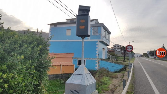 sabotaje_radar_mougas1 Sabotaje con pintadas contra el radar de Mougás