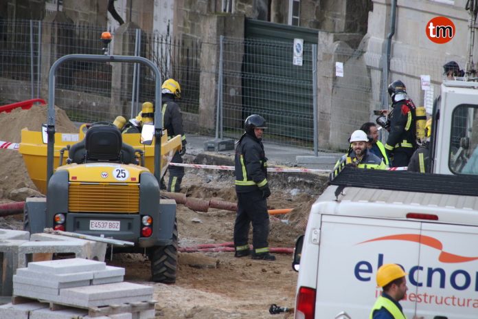 Desalojan los comercios del centro de Gondomar por un escape de gas