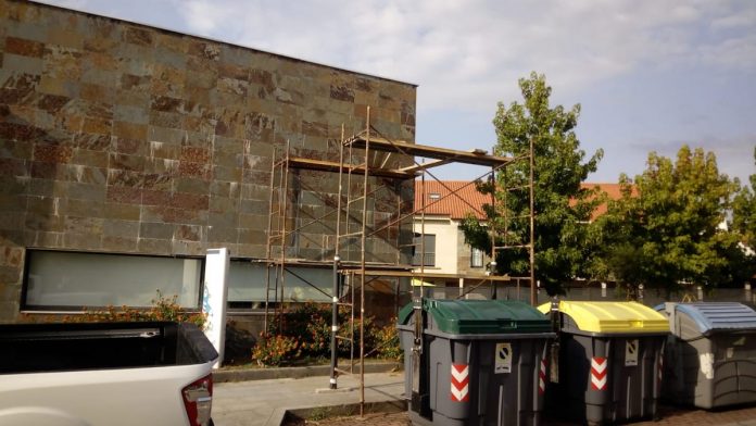 obras_galina_azul Nigrán impermeabiliza la cubierta de la escuela infantil “A Galiña azul”