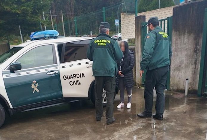 Una rumana roba a una señora de 80 años en A Guarda y la Guardia Civil la intercepta en Tomiño