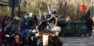 Cientos de moteros disfrazados recorrieron las carreteras de O Val Miñor en el V Motocarnaval