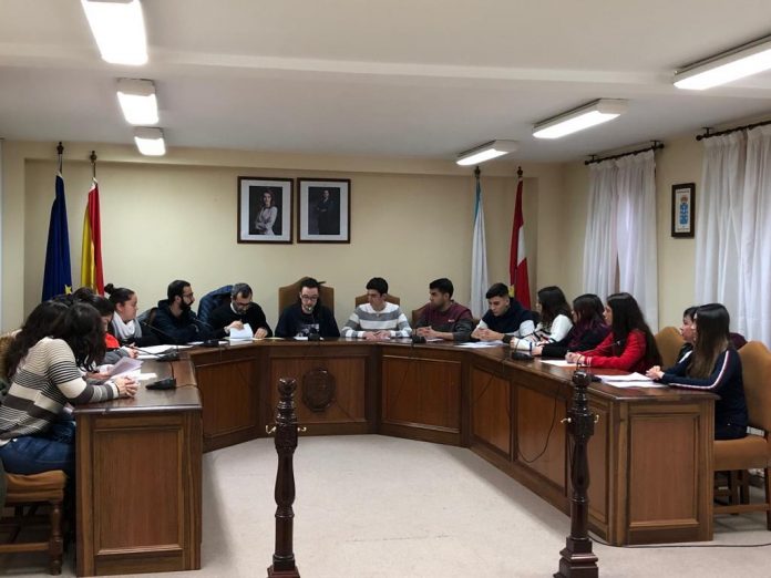 Alumnos da Guarda participan nun Pleno Escolar