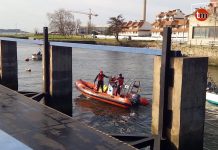 Rescatan a un portugués tras caer al río cuando estaba remando en A Guarda Los servicio de emergencia se preparan para el simulacro de evacuación del ferry de A Guarda