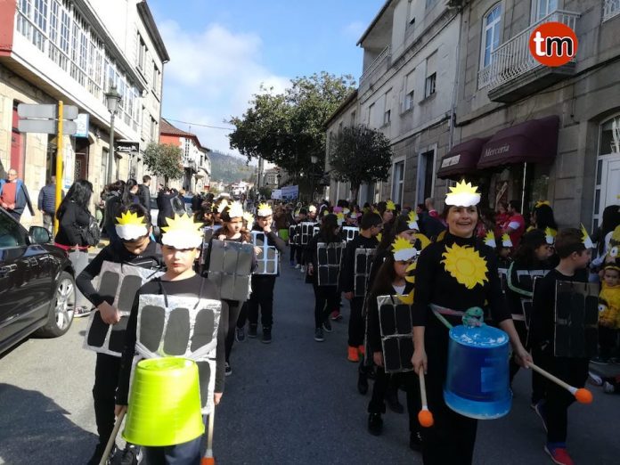 900 escolares llenan de color las calles de Gondomar