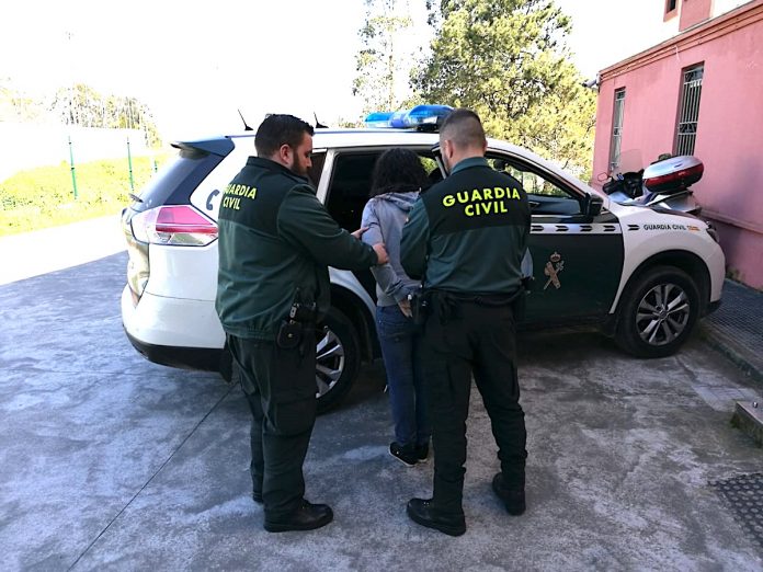Detienen infraganti a una joven de A Guarda por un delito de tentativa de robo