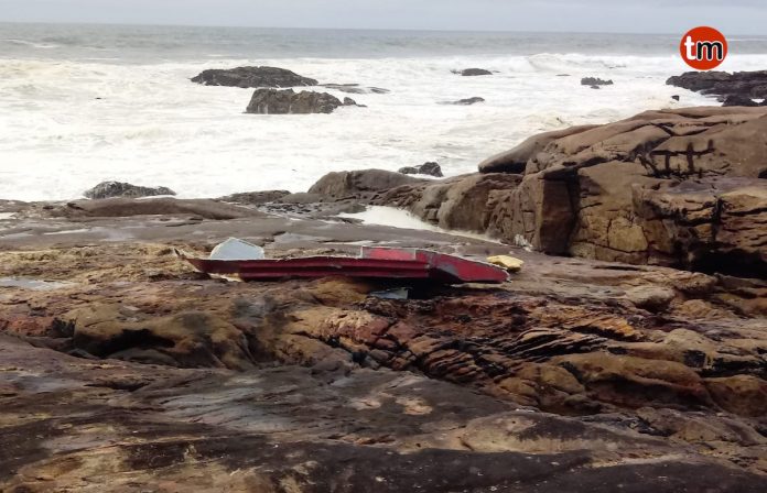 Aparece una embarcación a la deriva en Portecelo