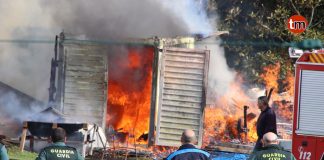 Los Bomberos sofocan el incendio de un galpón en San Pedro de A Ramallosa