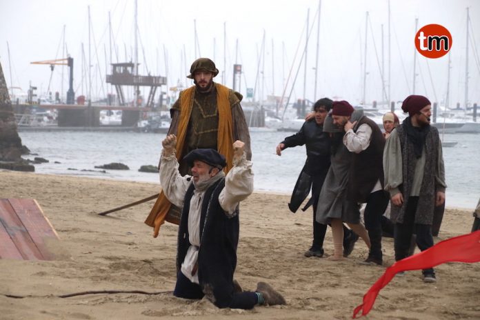 recreacion_descubrimiento19_baiona Miles de personas retroceden al medievo en Baiona