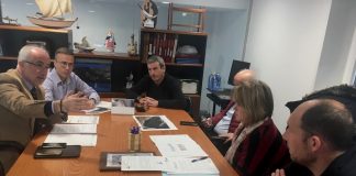 El presidente de Portos de Galicia mantiene una reunión de trabajo con la cofradía de A Guarda