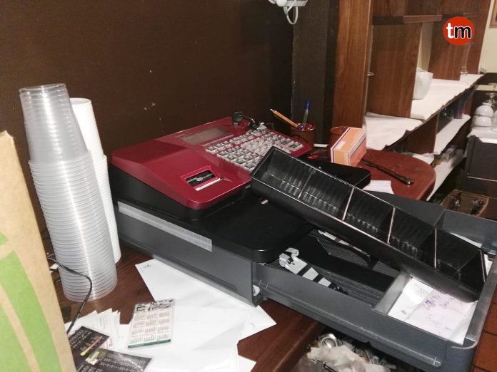 Los ladrones desvalijan la “Taberna do Abrente” en Baiona