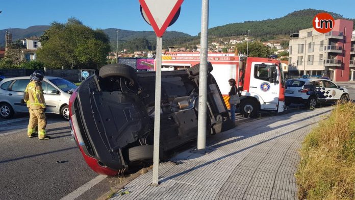 coche_volcado_sabaris1