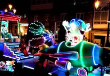 Los Reyes Magos visitan las parroquias de Baiona
